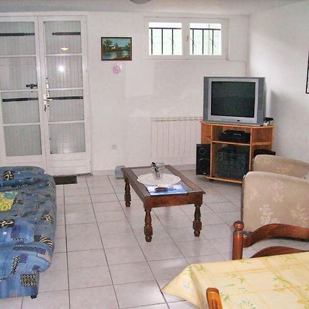 Appartement Charmant A Breuillet Avec Jardin Spacieux ภายนอก รูปภาพ