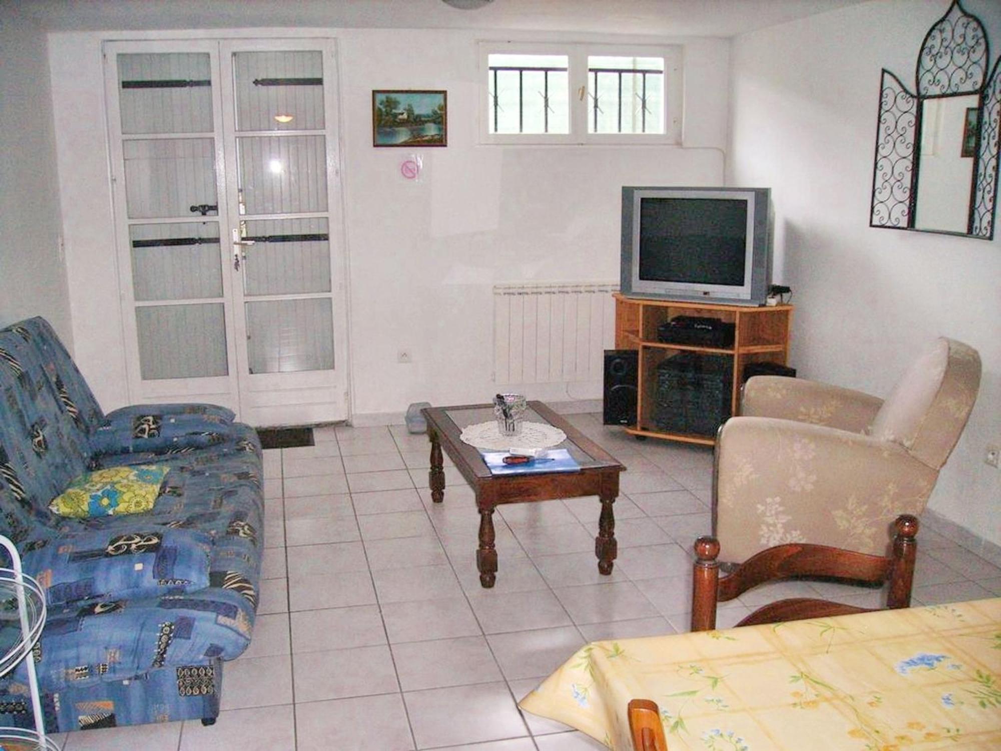 Appartement Charmant A Breuillet Avec Jardin Spacieux ภายนอก รูปภาพ