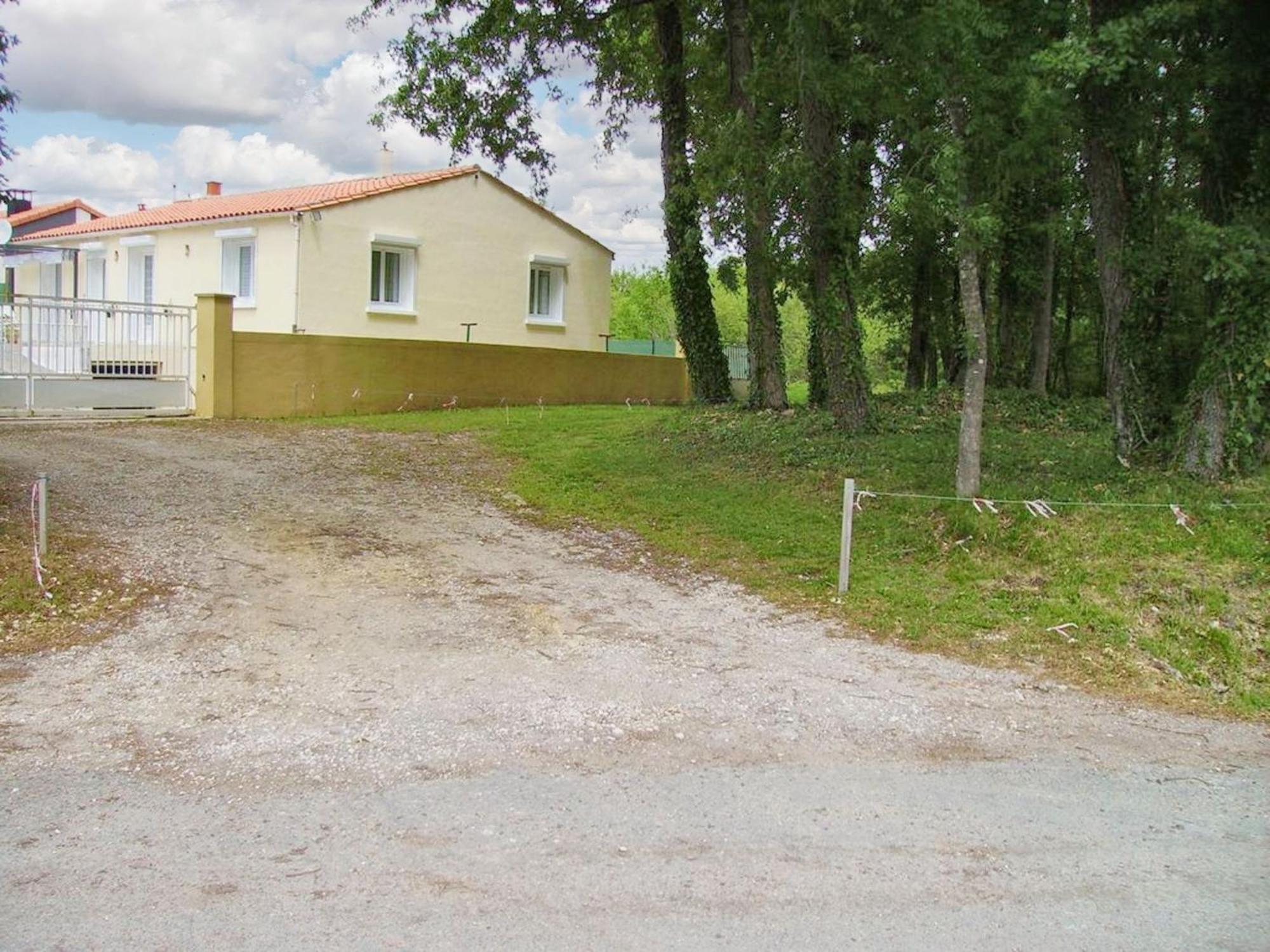 Appartement Charmant A Breuillet Avec Jardin Spacieux ภายนอก รูปภาพ